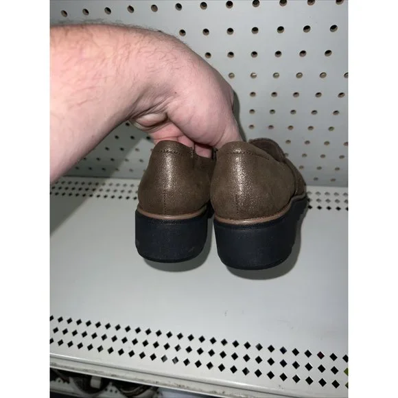 NWOT Clarks Size 8 Comfort Slip-On Women's Loafer in Metallic Brown/Bronze - Picture 3 of 8